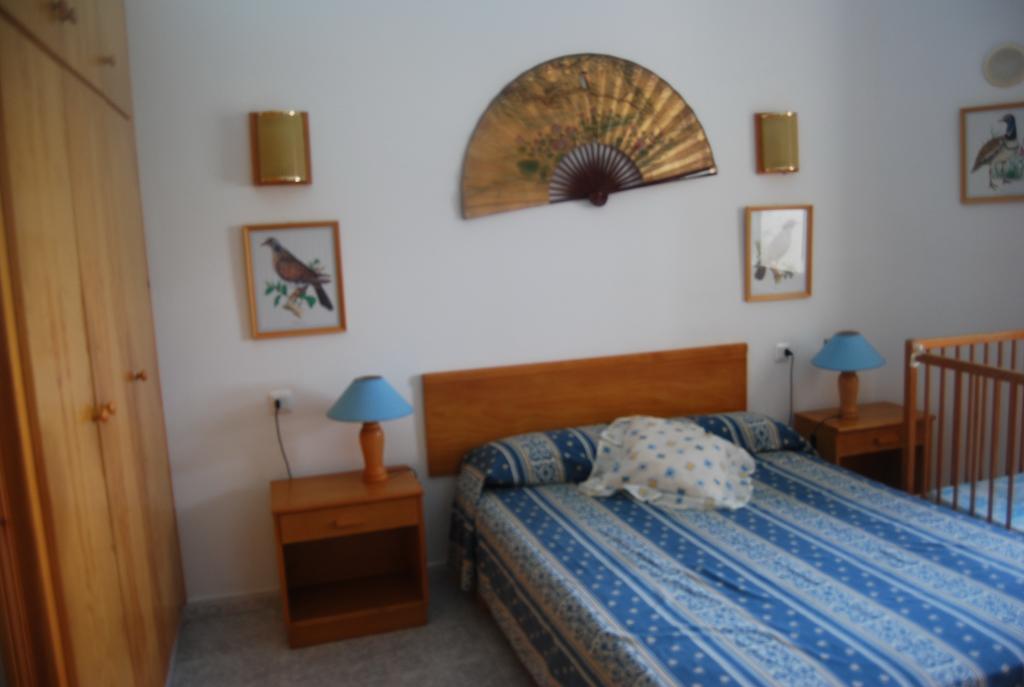 Apartamento Es Pins Cala Blanca  Habitación foto